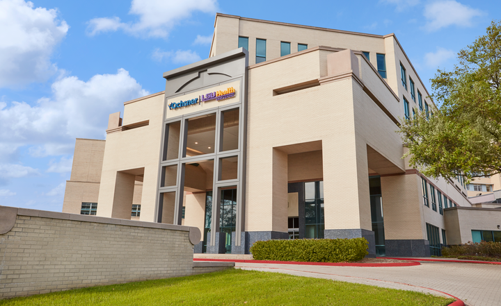 20210401 OCHCS SMMC OBGYN Specialists Entrance 720x480 959b164b d4d5 49dd 983c f97963d0cbfd 1